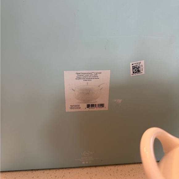 Lenox White Serveware Tureen - Picture 2 of 5